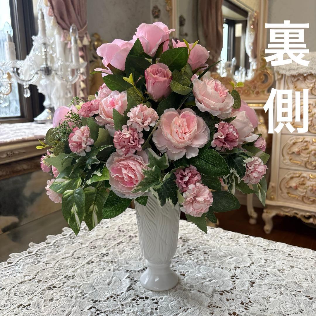 ピンクの薔薇とライスフラワーのフラワーアレンジメント・造花