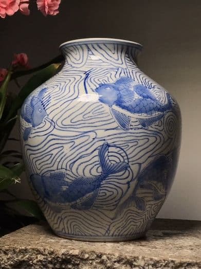 鯉の柄の花瓶。 工芸品 美術品 置物 コレクション品 中国花瓶 景徳鎮