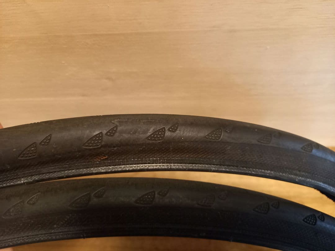 Continental Gatorskin 25 mm タイヤ　ゲータースキン