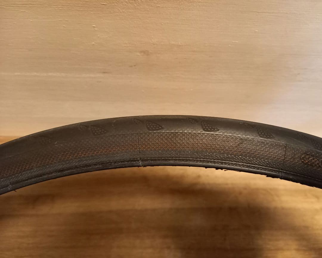 Continental Gatorskin 25 mm タイヤ　ゲータースキン