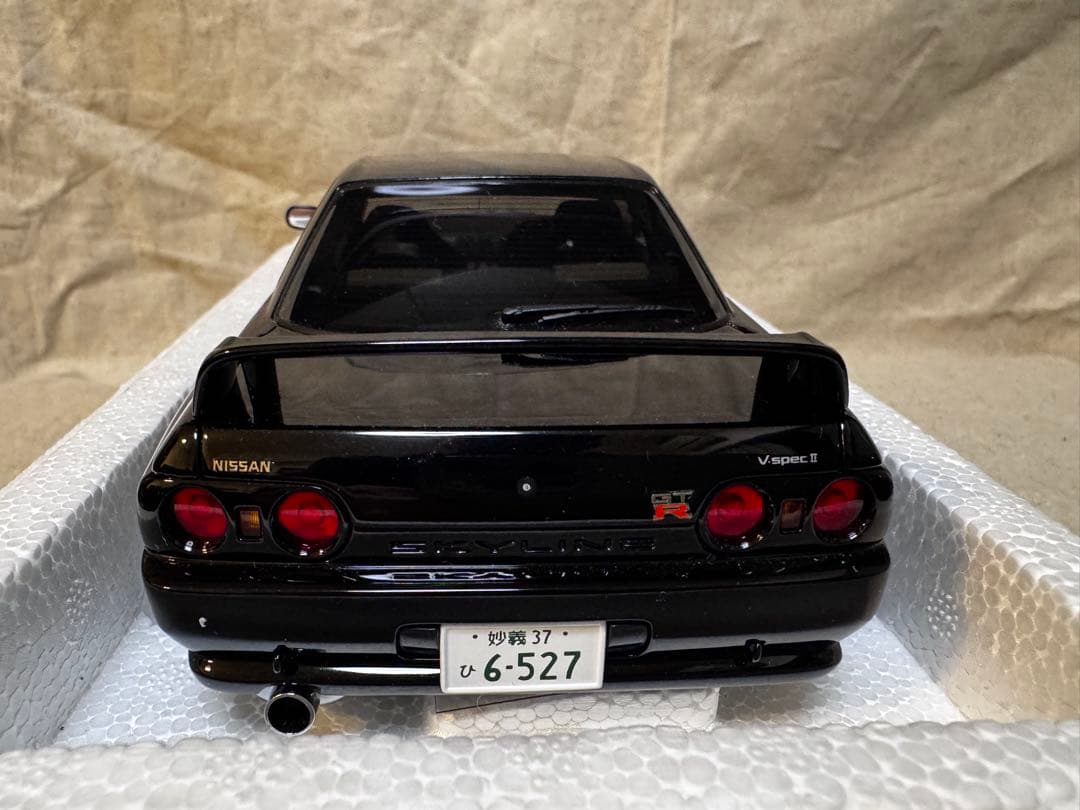 ミニカー Nissan Skyline GT-R R32 1/18 Initial D
