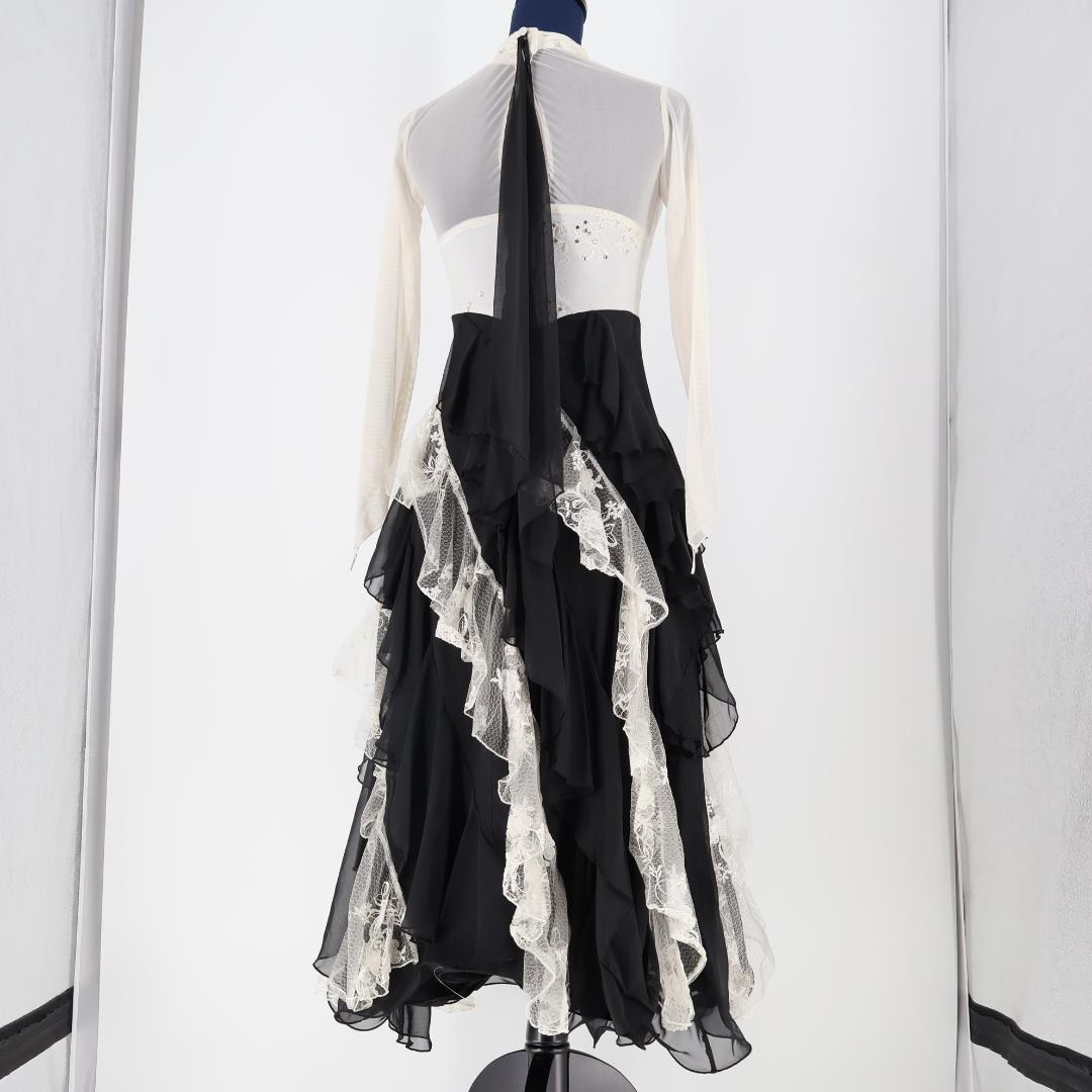 【社交ダンス衣装】ブラック×アイボリー prima boutique 豪華フリル