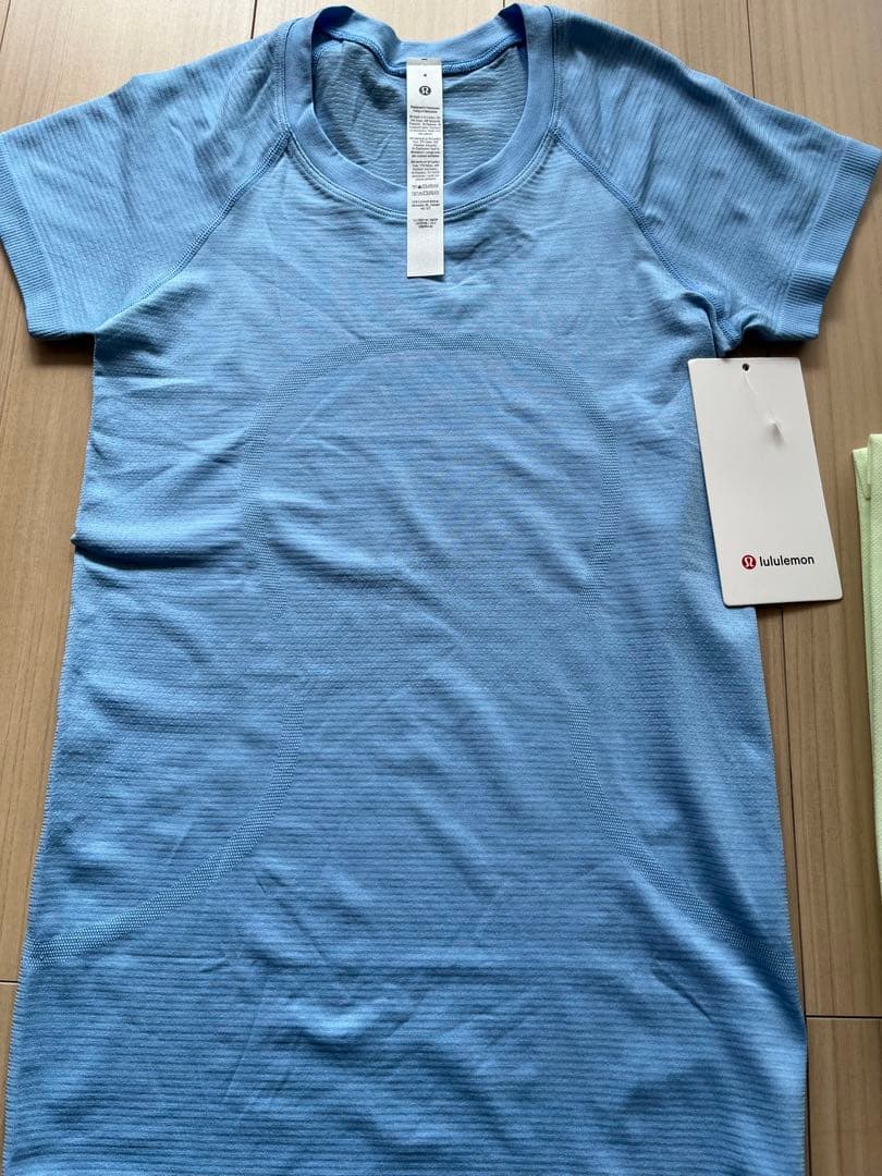 新品☆lululemon☆ライトブルー☆Swiftly Tech☆Tシャツ☆S
