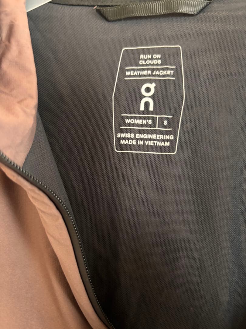 On ランニングWEATHER JACKET　レディースS