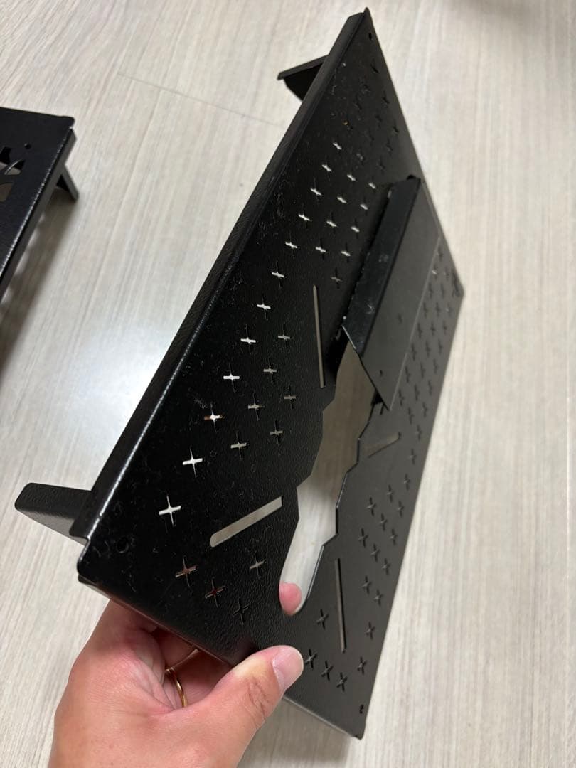 【美品】ブラックデザイン　BXプレート　ツリー柄計2枚