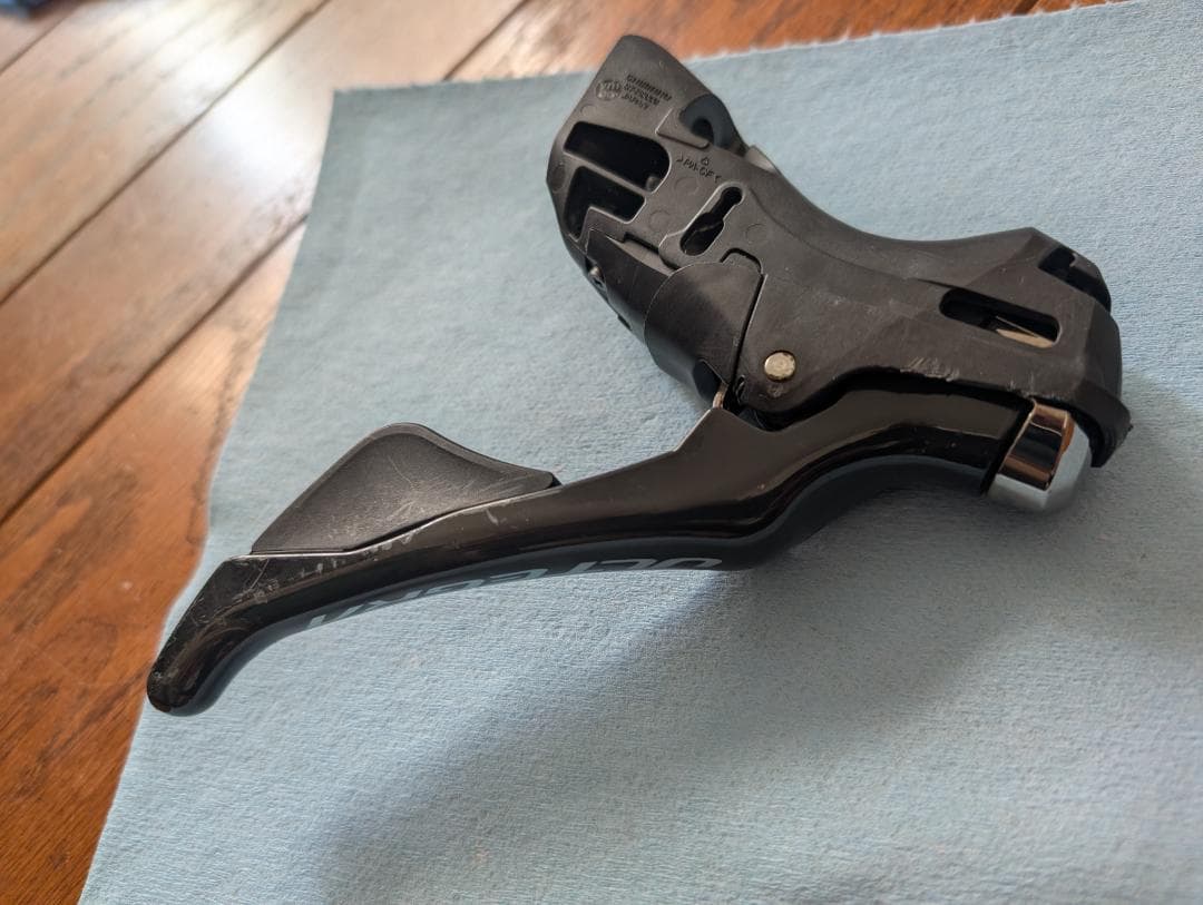 Shimano ULTEGRA ST-R8000 左右セット 新品のカバー付き
