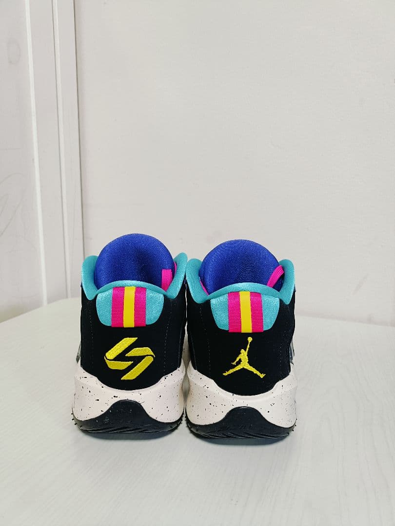 Jordan LUKA 3 ブラック