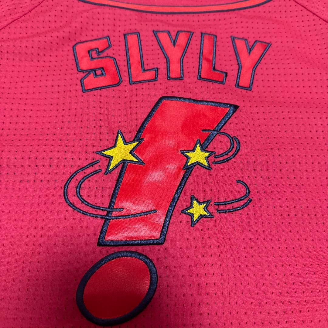 極美品 広島カープ SLYLY ビジター ハイクオリティ ユニフォーム