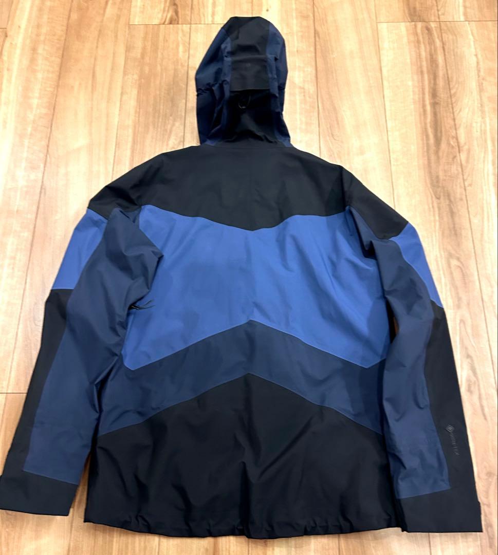 極美品　ピークパフォーマンス　スキースノーボジャケットGore-Tex Mサイズ