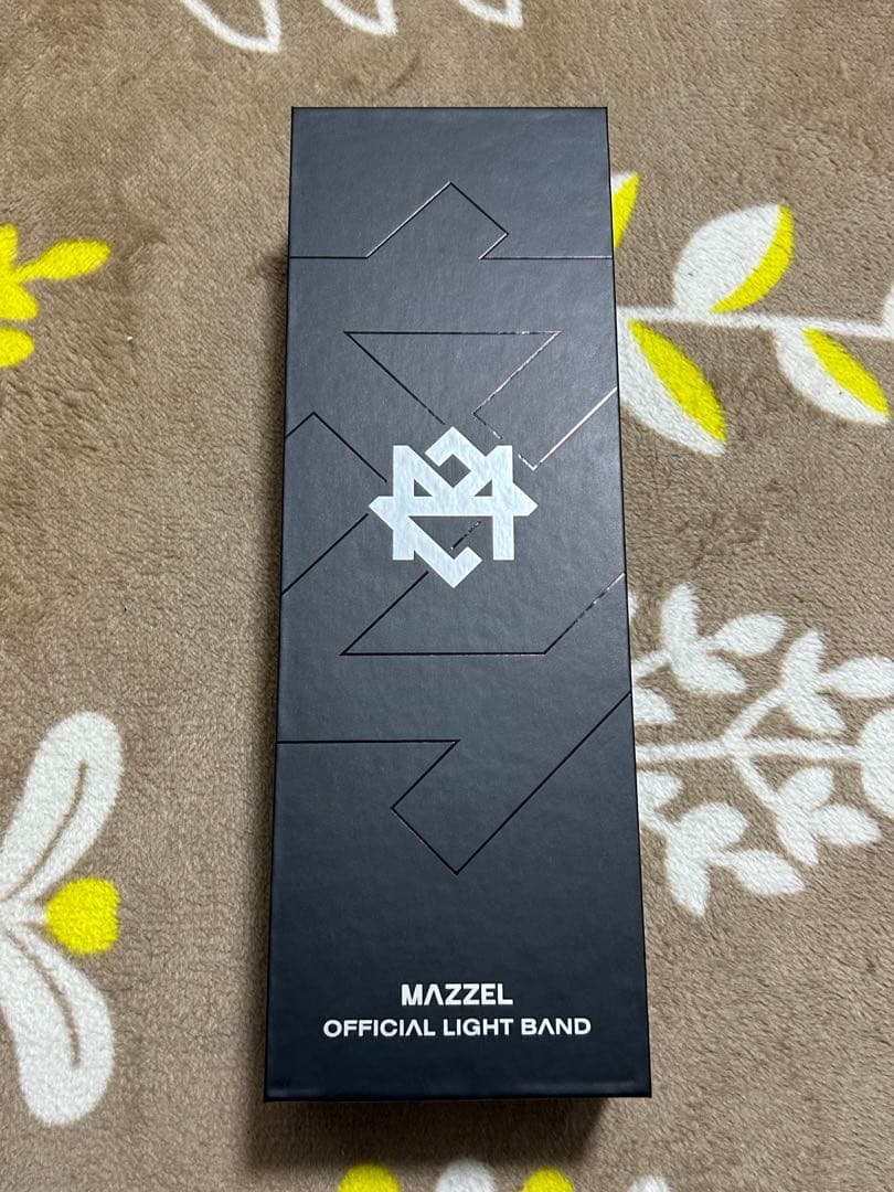 アイドル MAZZEL official LIGHTBAND