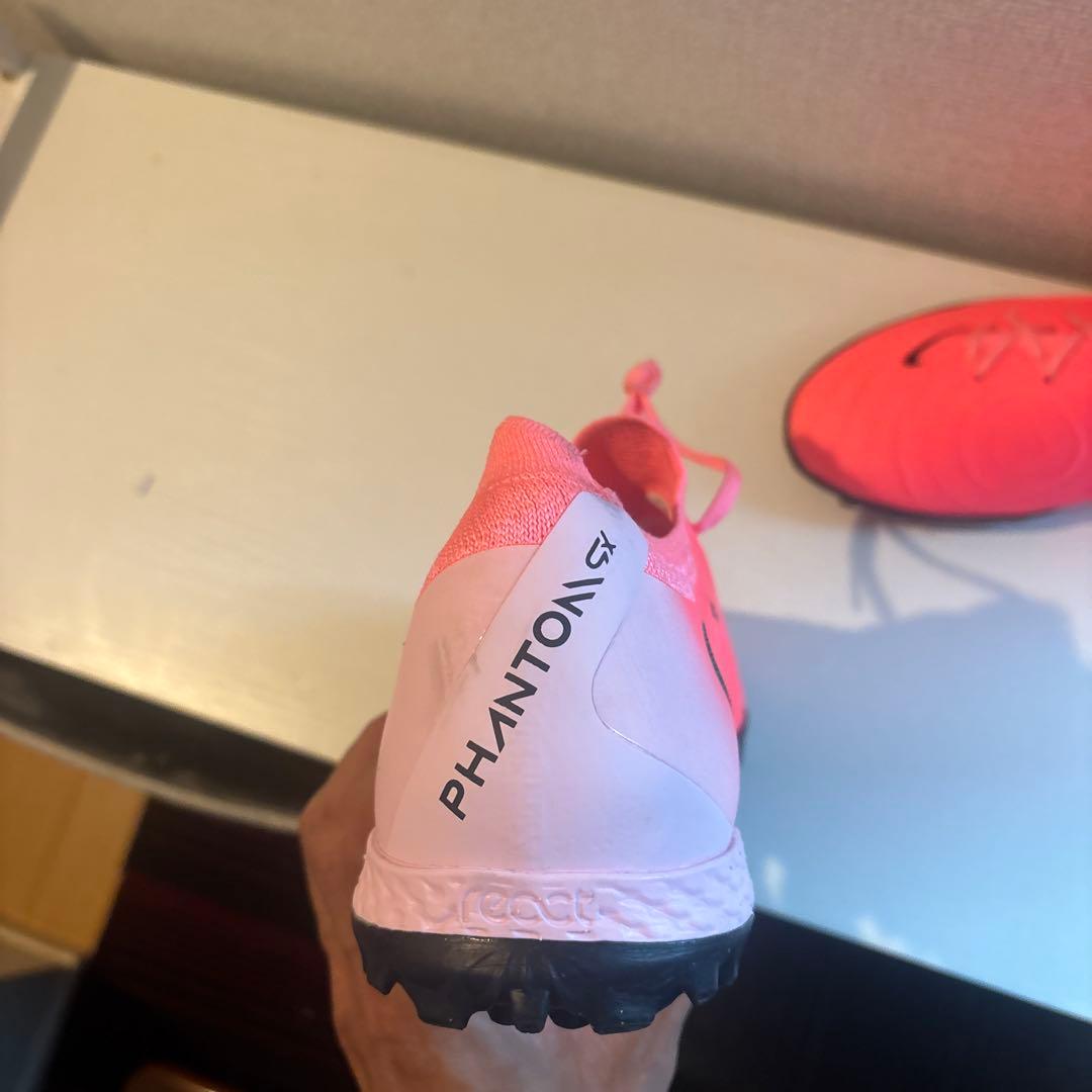 Nike Phantom スパイク ピンク