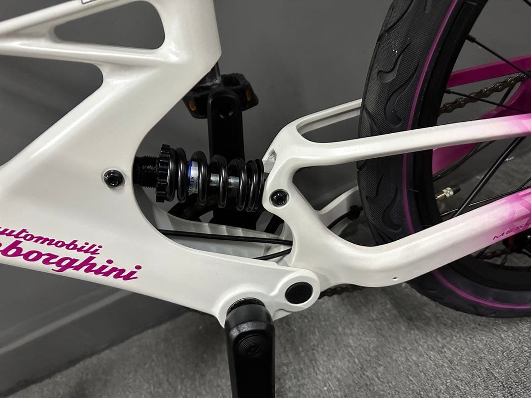 ランボルギーニ キッズバイク 20インチ サスペンション付 7段変速 新品未使用