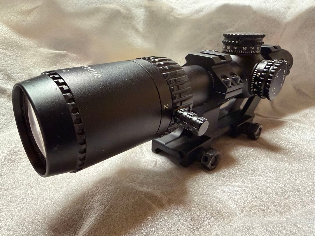 VICTOPTICS ZOD 1-4×20IR ショートスコープ　ハイマウント