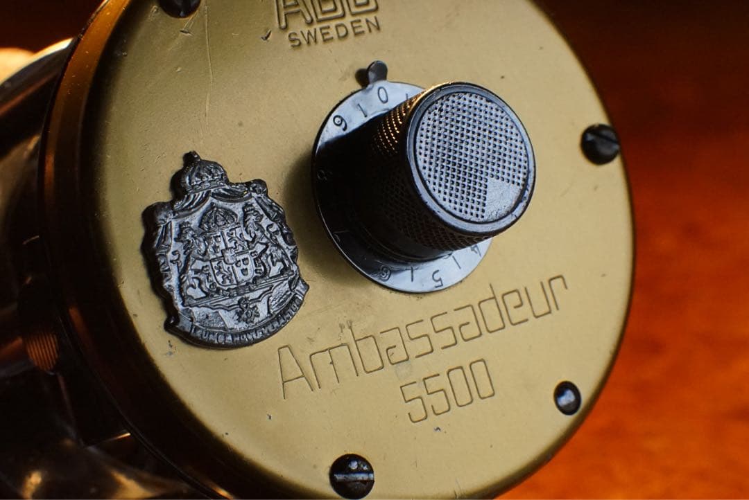 ABU アンバサダー 5500 メンテ済 フレーム修正済 シャンパンゴールド