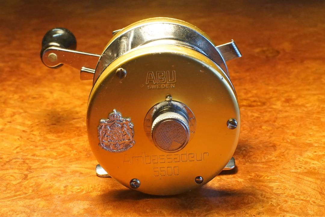 ABU アンバサダー 5500 メンテ済 フレーム修正済 シャンパンゴールド