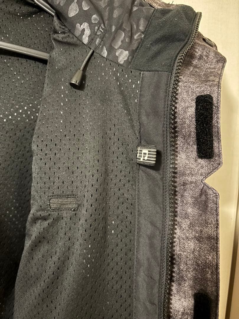 VOLCOM ボルコム Sサイズ グレー迷彩