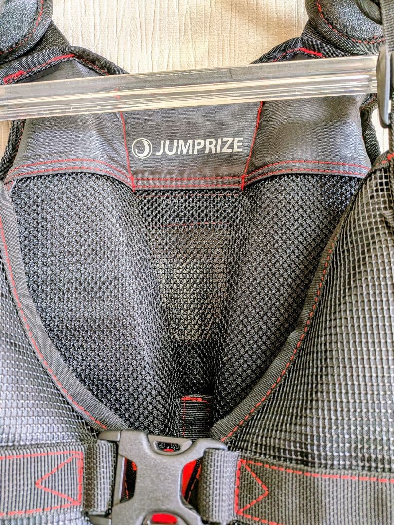 JUMPRIZE COOL VESTライフジャケット ブラック/レッド