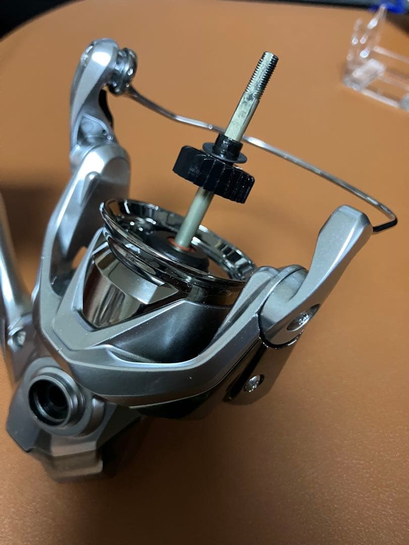 美品【シマノ 23 STRADIC 2500SHG】本体のみ