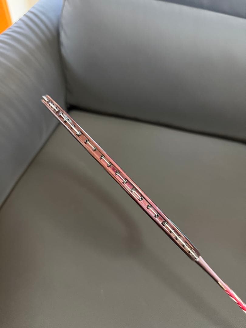 バドミントンラケット　アストロクス100TOUR