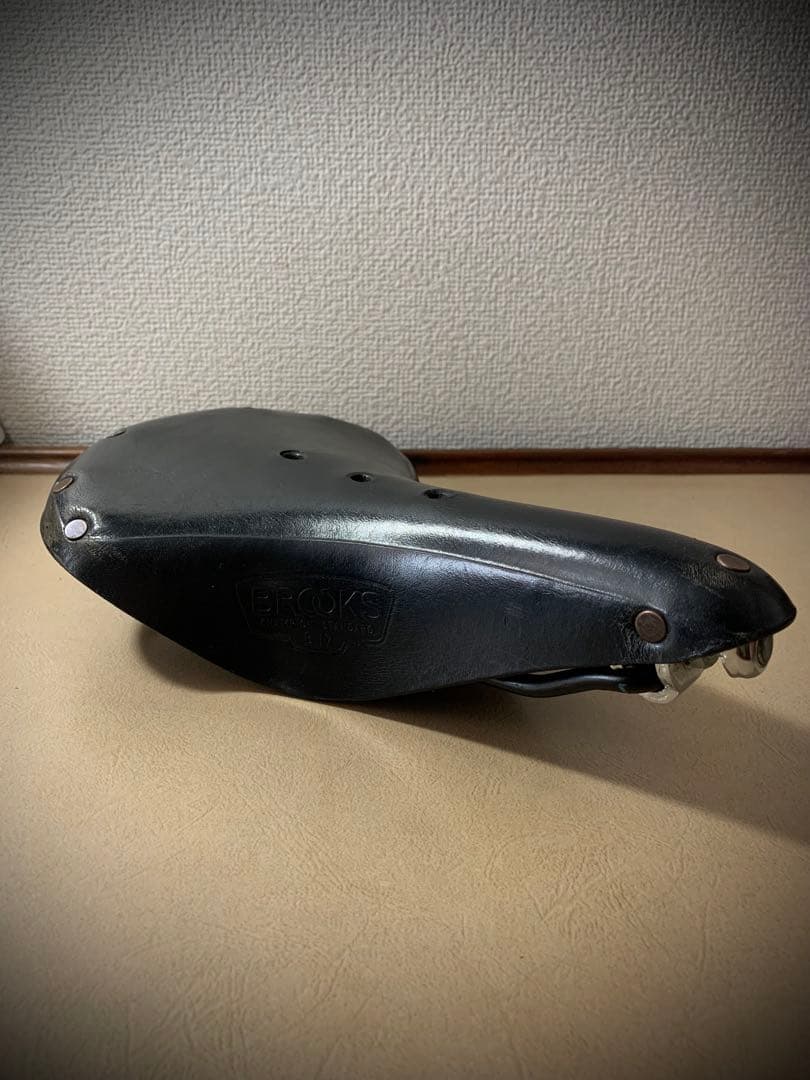 旧ロゴ　ビンテージ　BROOKS B17 サドル ブラック