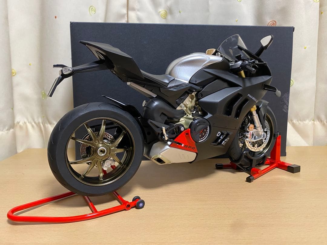DUCATI パニガーレV4 SP2 1/6スケール　ドゥカティ