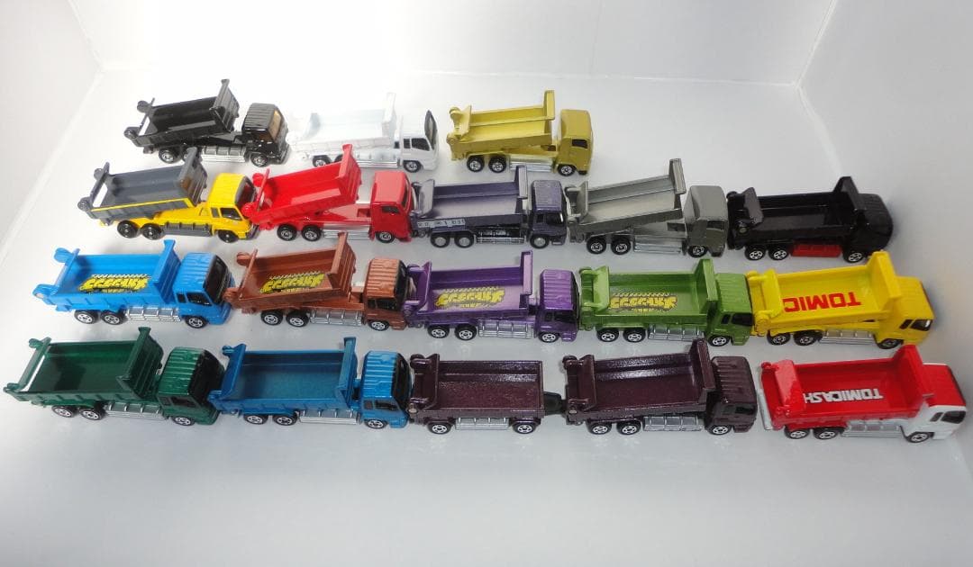 トミカいすゞギガダンプカー17台セット