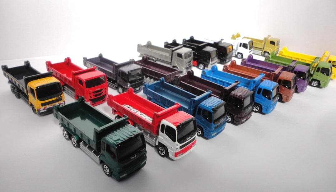 トミカいすゞギガダンプカー17台セット