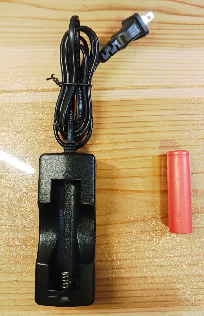 値下げ済★LEDライト USB磁気充電 耐水 マグネットスタンド 付属品多数美品