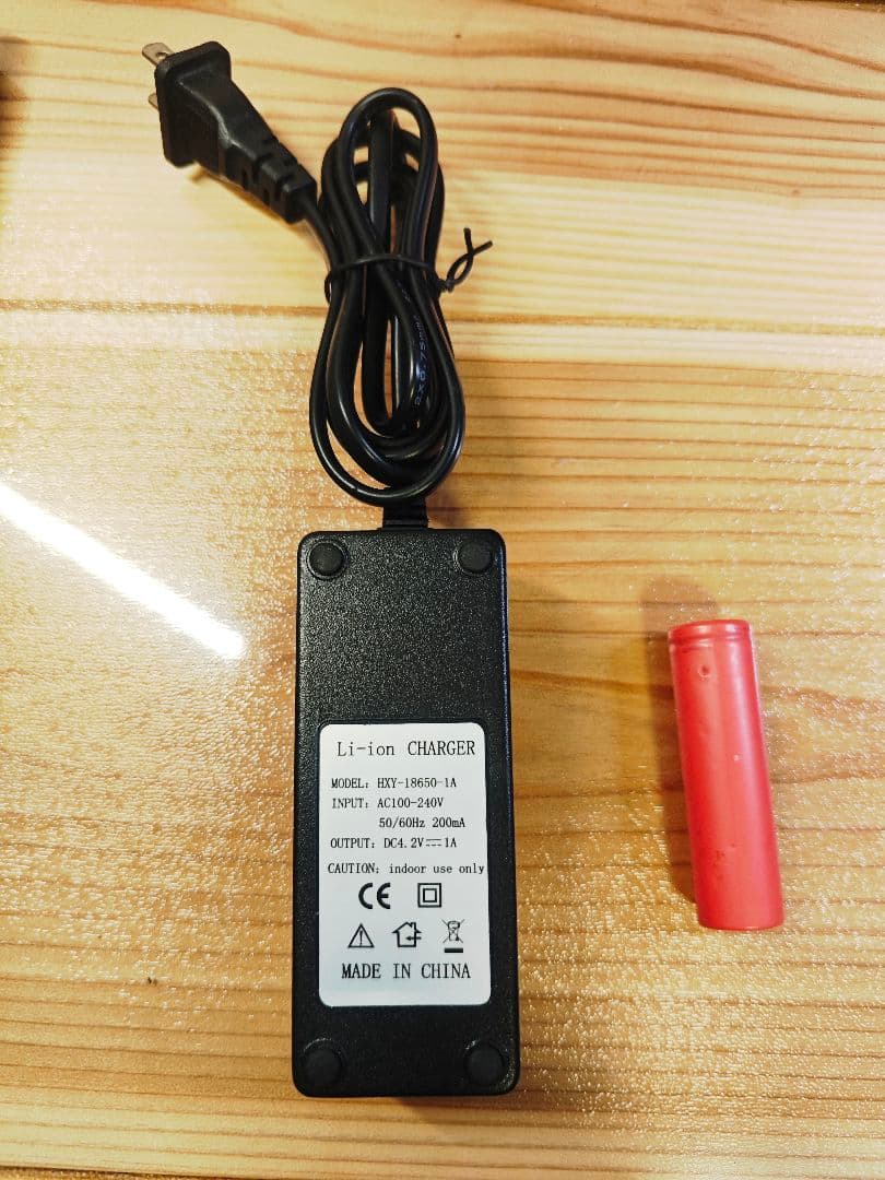 値下げ済★LEDライト USB磁気充電 耐水 マグネットスタンド 付属品多数美品