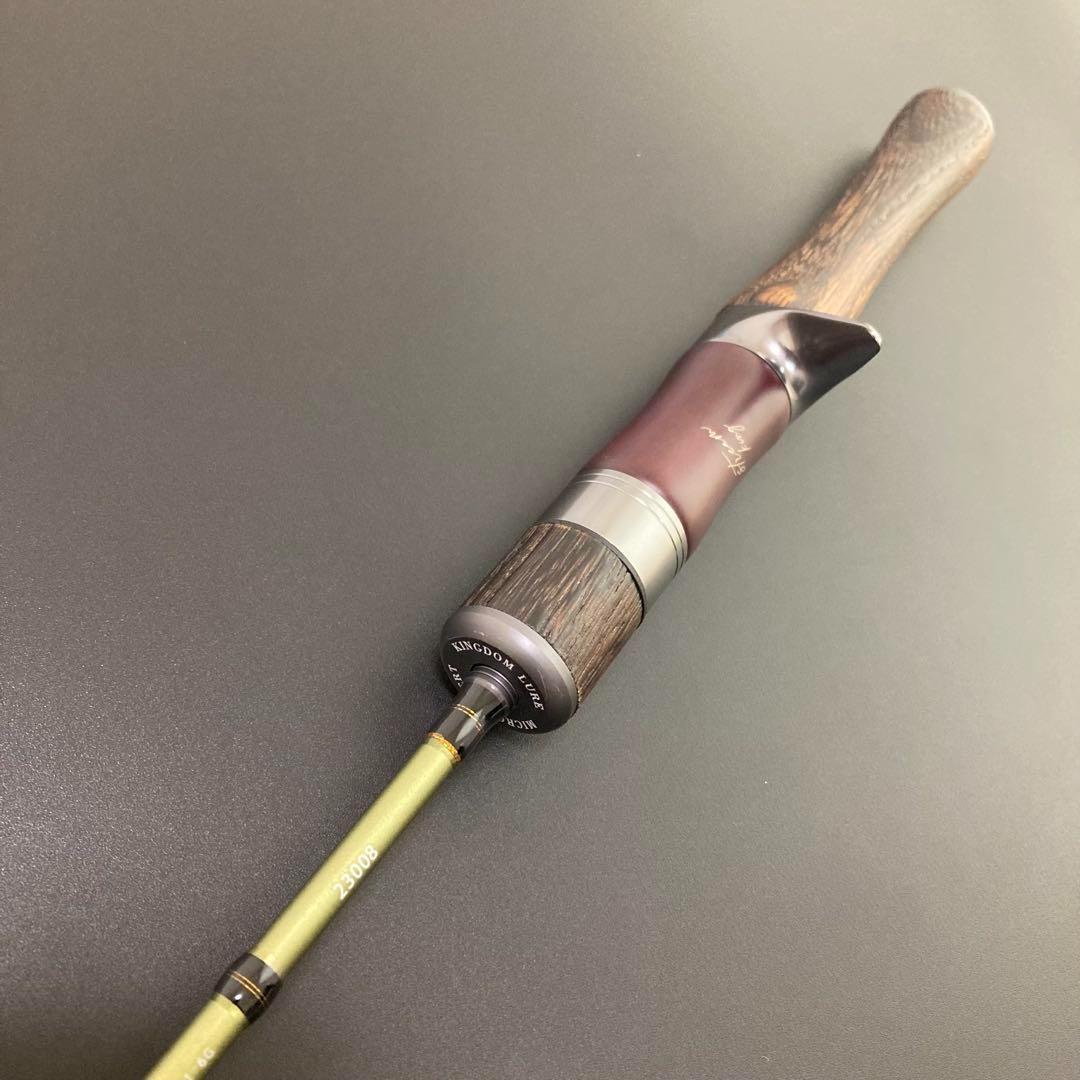 【新品】超軽量 カーボン製 トラウトロッド 62.8g 1.39m ベイトモデル
