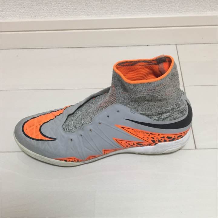 NIKE サッカートレシュー ハイカット