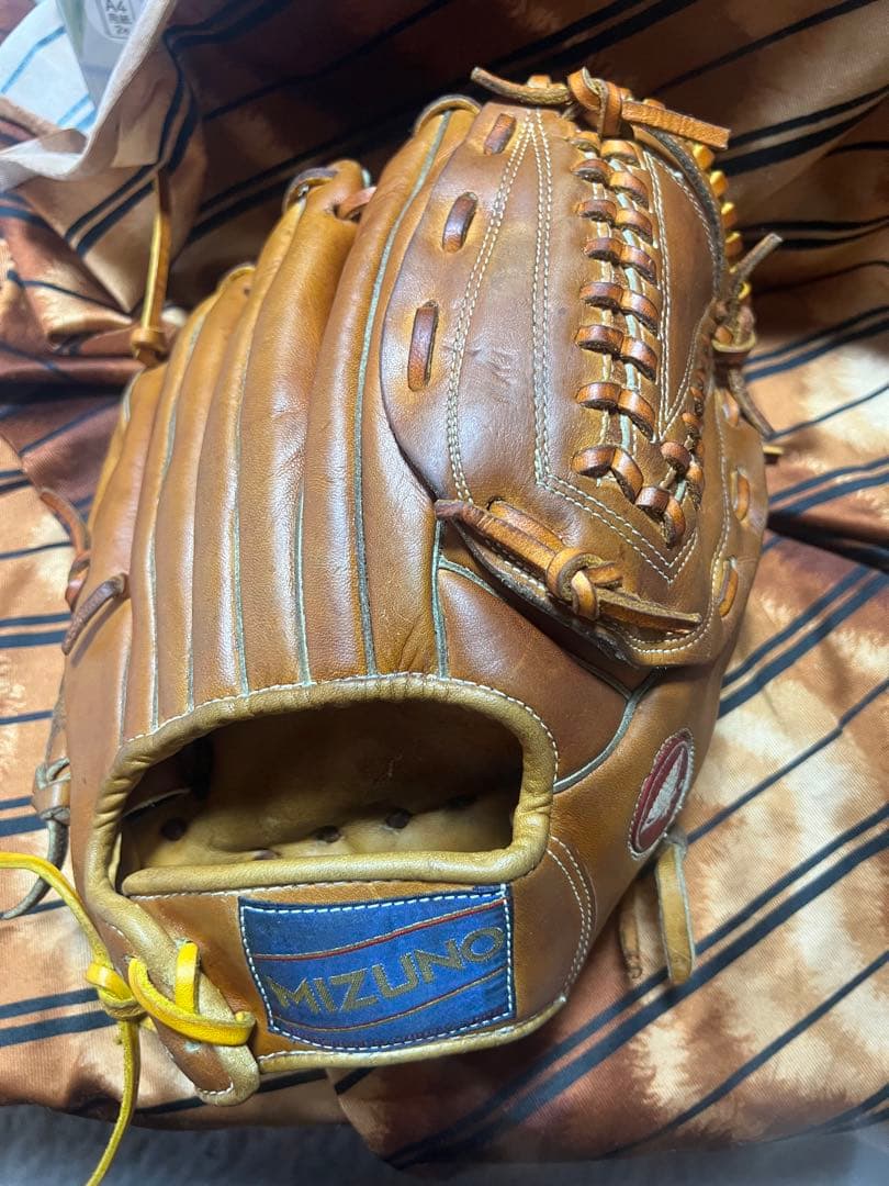 MIZUNO赤カップ硬式グローブ　MIZUNOワールドウィン　希少グローブ