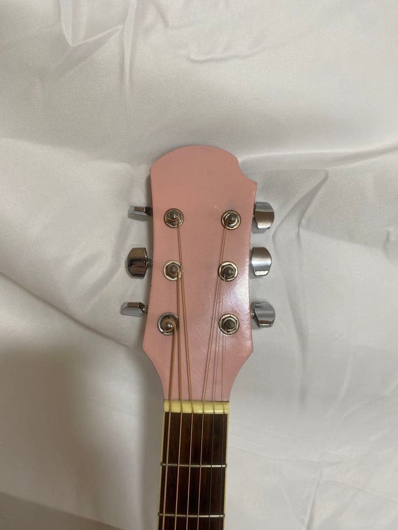 アコースティックギター　Ovation(オベーション)風　ピンク　エレアコ