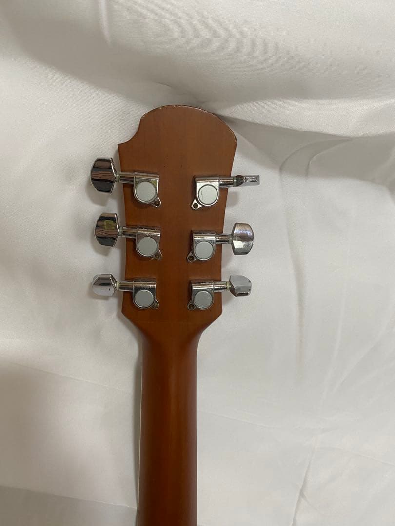 アコースティックギター　Ovation(オベーション)風　ピンク　エレアコ