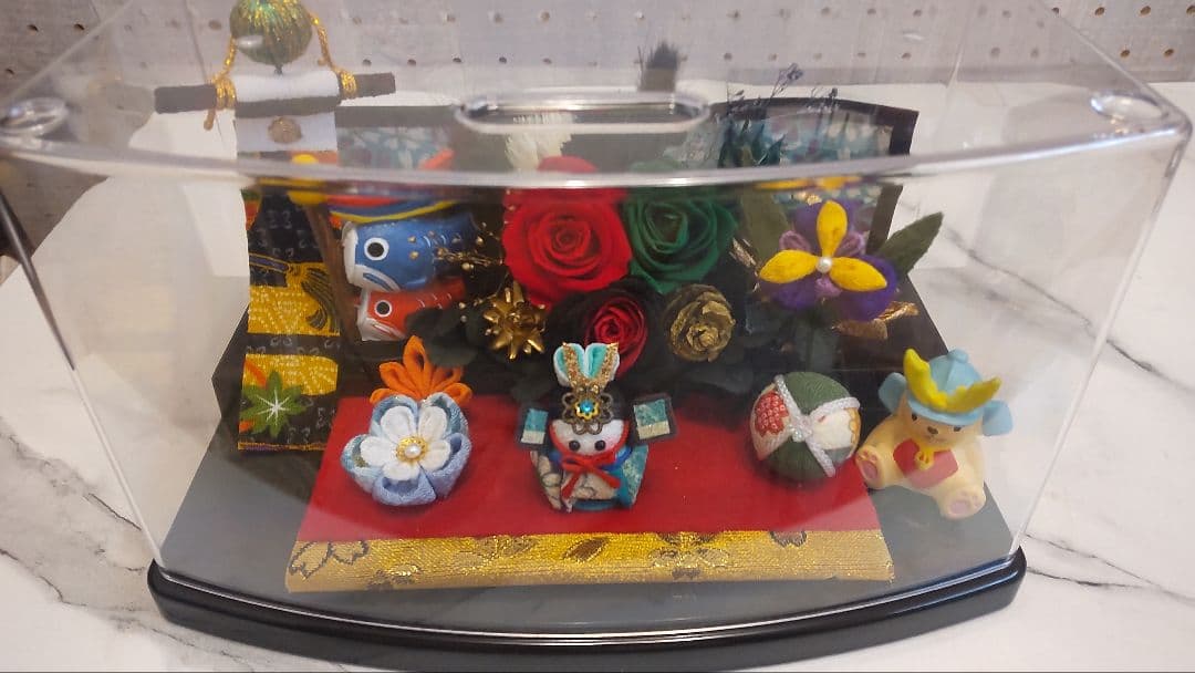展示品…端午の節句…ちりめん兜うさぎ✤ブリザーブドアレンジ…ケース入り・大