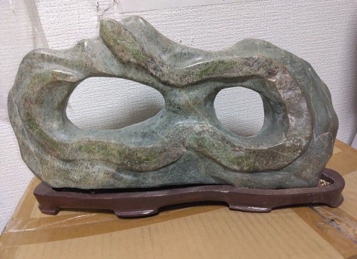 開運　レアビッグサイズ　蛇石　木製台座付き　秩父