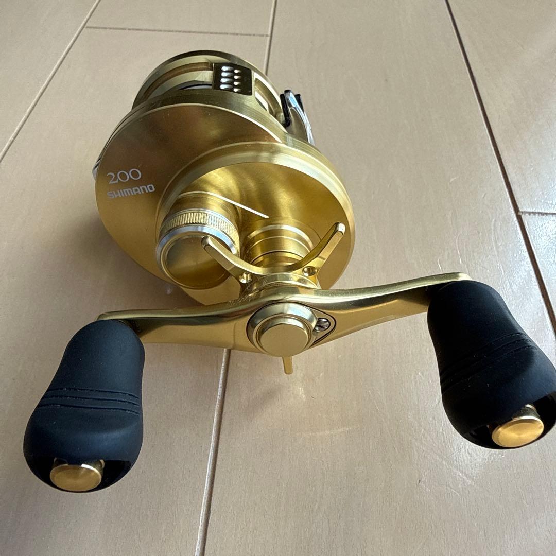 SHIMANO カルカッタコンクエスト200 ベイトリール ゴールド