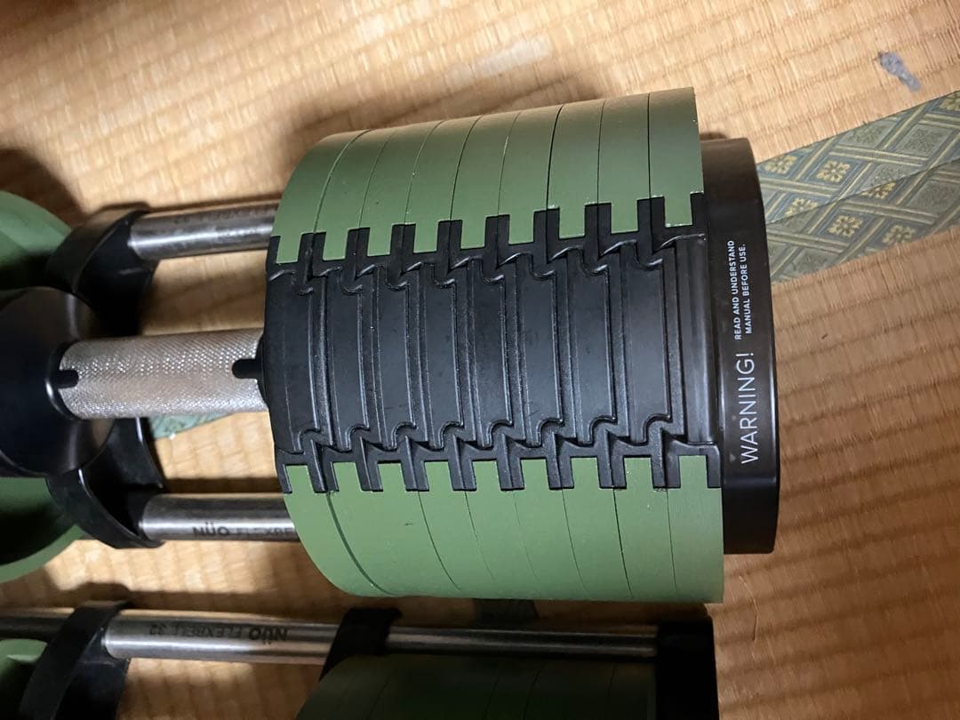 フレックスベル　可変式ダンベル32kg　4kg刻み 　一個　その1