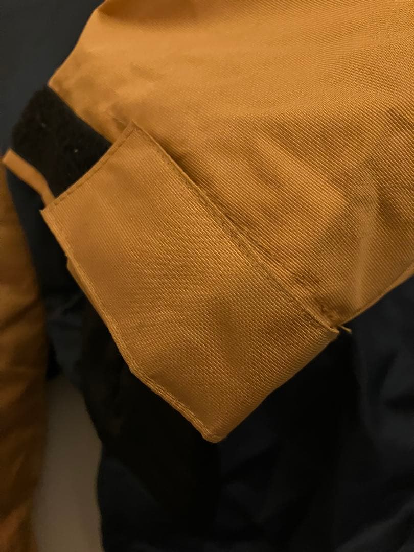 スノーボードウエア　上下セット　ジャケットLパンツM