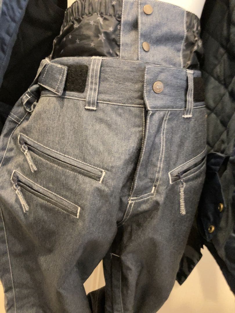 スノーボードウエア　上下セット　ジャケットLパンツM