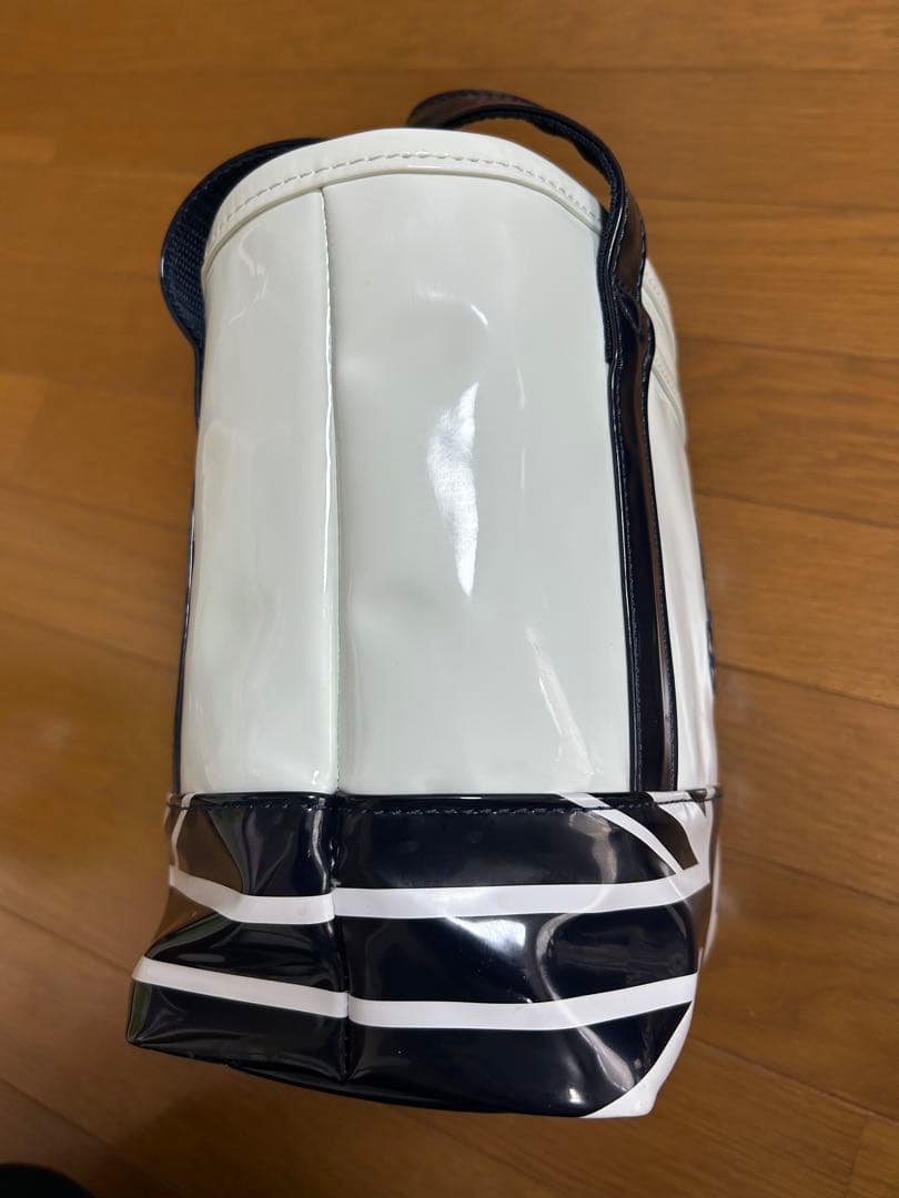 サイコバニー　エナメル製カートバッグとマーカー