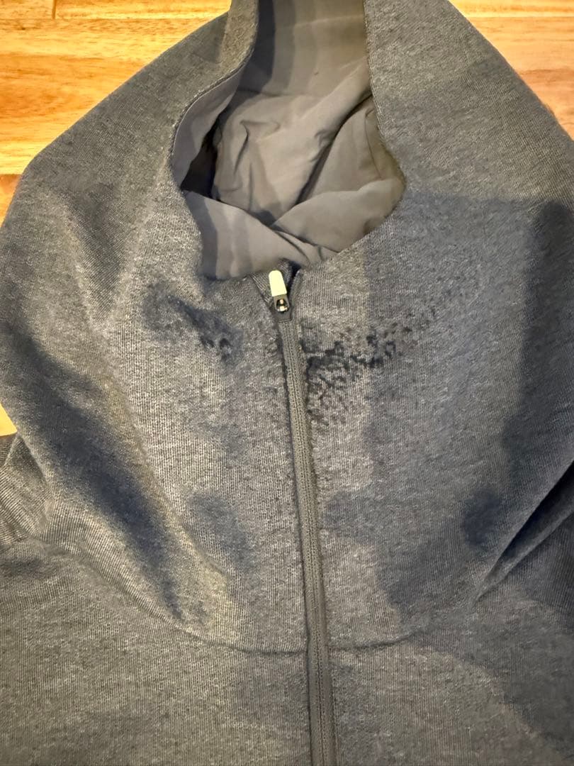 On HOODIE グレー　サイズL 中古