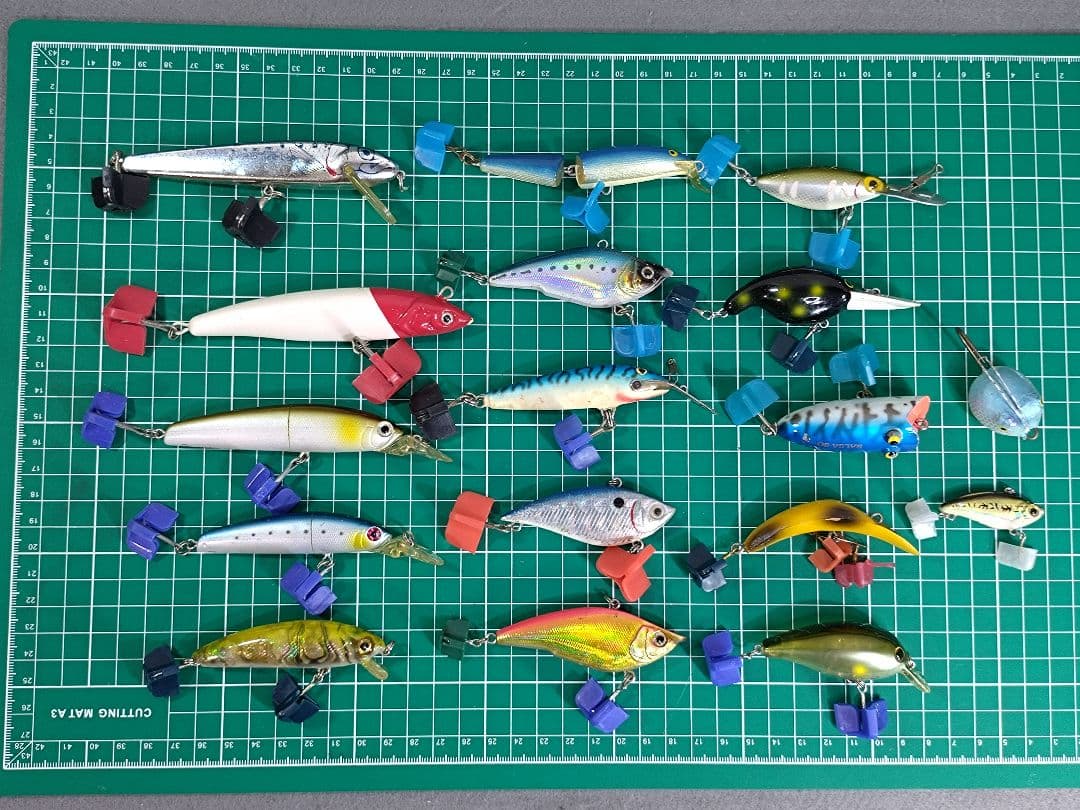 バス釣り　ルアー　ワーム　ケース付き多数まとめ売り