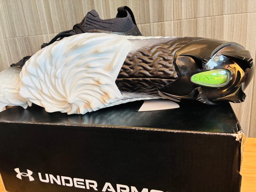 ⭐︎希少未使用⭐︎UNDER ARMOUR SPOTLIGHT PRO 2025 黒