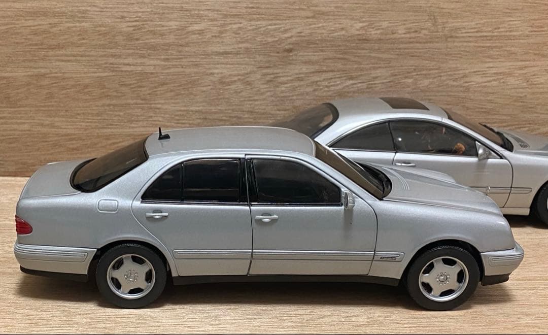 レア！　新品　1/18 ミニカー　メルセデスベンツ　E320 セダン　箱あり