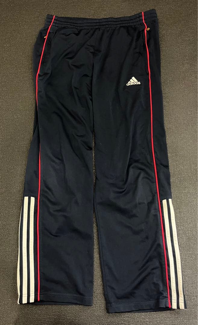 adidas パフォーマンス刺繍ロゴ 万国旗タグ　セットアップジャージ サイズM