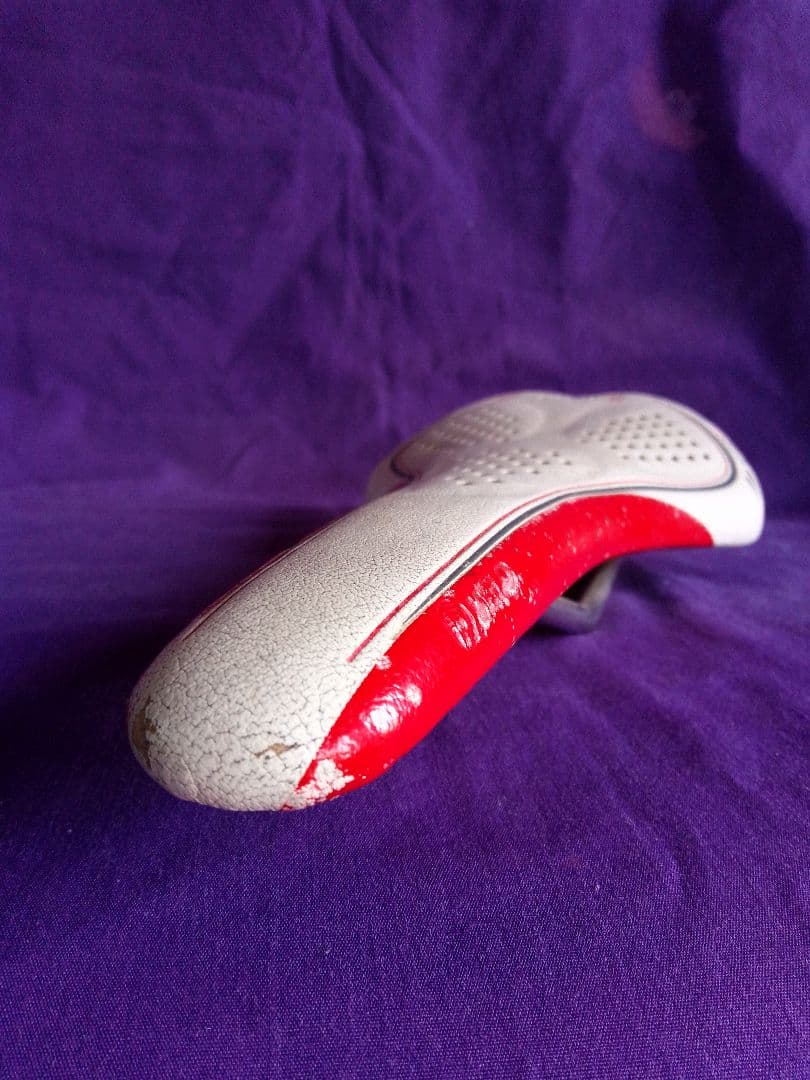ROIstlyleUSED : Selle Italia SLR サドル 白/赤