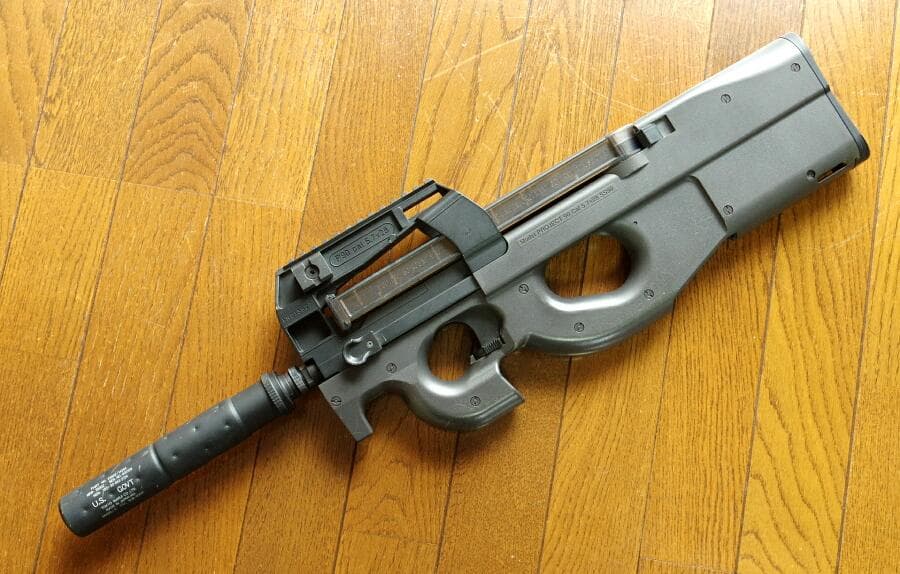 東京マルイ P-90 TR 300連射マガジン付き計2本