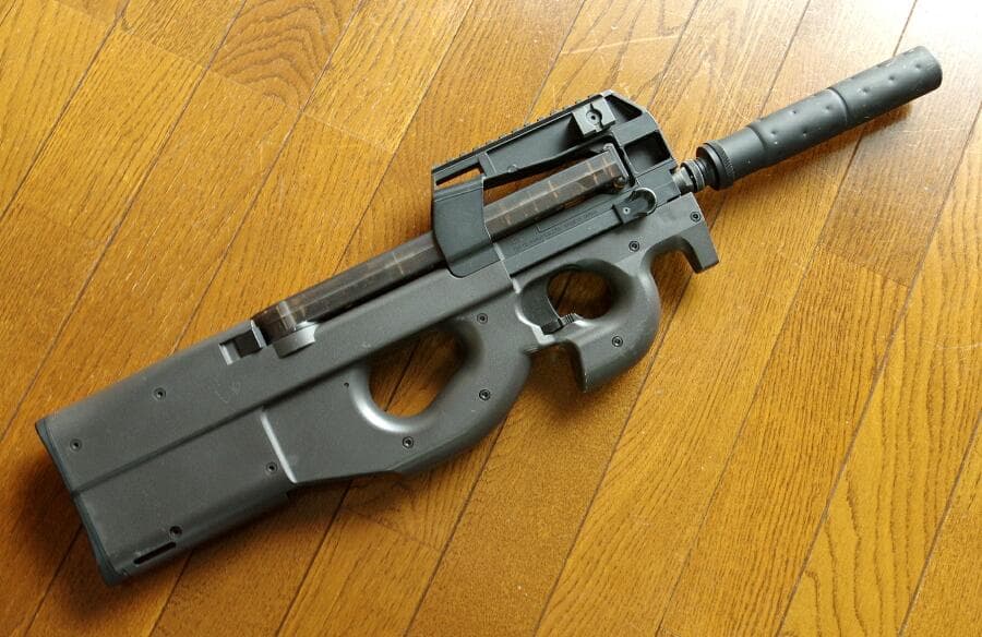 東京マルイ P-90 TR 300連射マガジン付き計2本