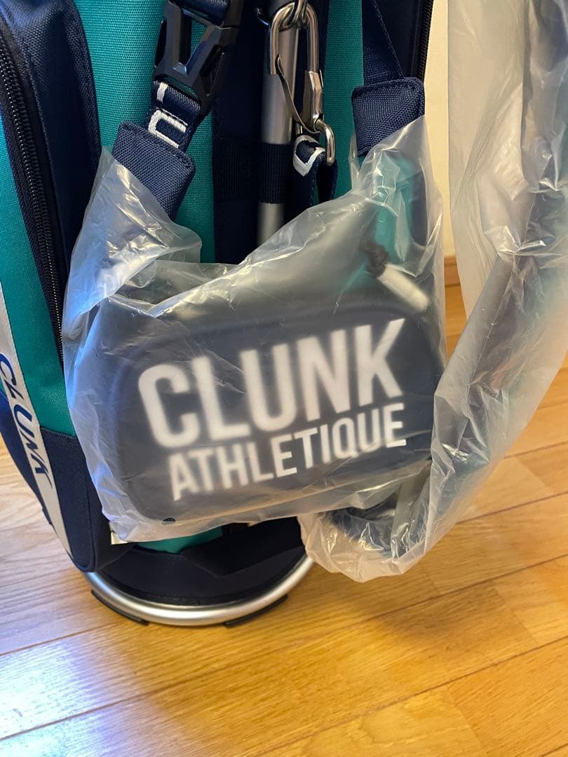 CLUNK 07 ゴルフバッグ・キャディバッグ　おまけのアイアンカバー付き